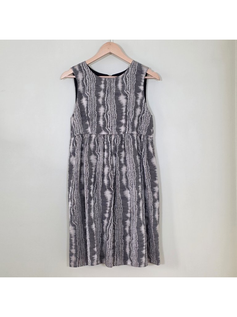 Jenni Kayne Silk Lined Ikat Dress Us 6 Grey Tan Sleeveless Babydoll Pleated Midi